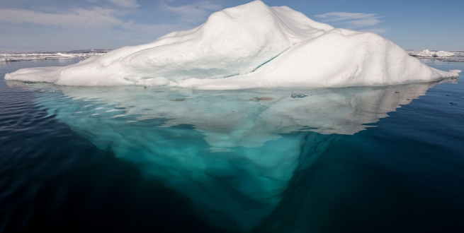 picture of an iceburg